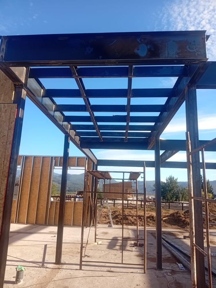 Estructura de acero y muros SIP